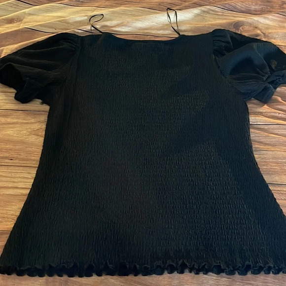 🎉🎉HOST PICK🎉🎉VINCE CAMUTO Puff Shoulder Top, Medium, Black, NWT - Picture 9 of 9